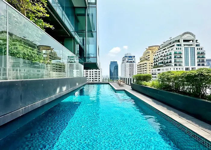 Circle Sukhumvit 11 *