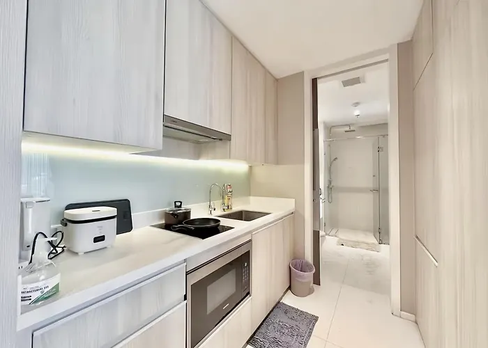 Circle Sukhumvit 11 *